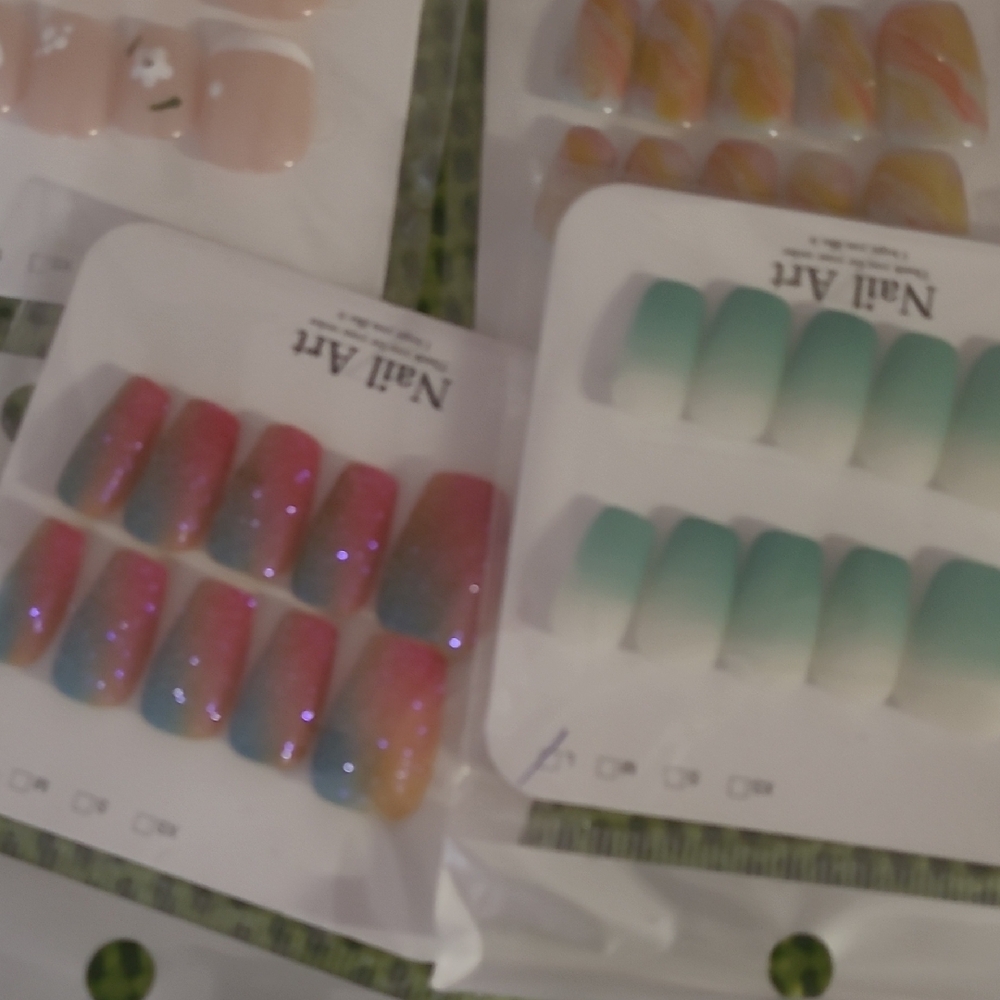 Colorful Press-On Nails Set - Picture 3 of 11